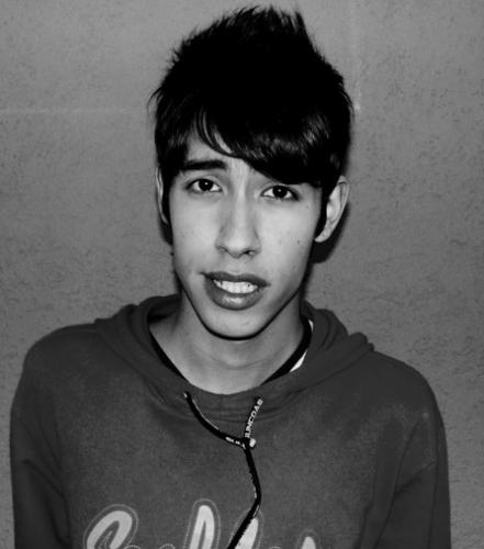 Fã Clube dedicado á Guilherme Pedroso Dias. Since: 15/07/10 Oficial desde: 10 de agosto de 2010.