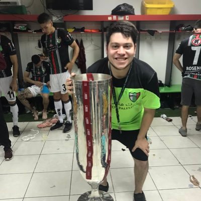 Chileno-árabe. Periodista. Hincha acérrimo de Palestino. Lo que se lee acá es a modo personal.