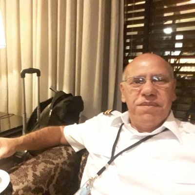 Escola de Especialistas de Aeronáutica.
Flight Engineer.
Piloto Comercial.
ICAO level 4.
Comprometido com um Brasil melhor.
Honestidade, Sinceridade.