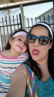 Mujer, mama, esposa, maestra, softbolista, estudiante, sobreviviente -
woman, mother, wife, teacher, softball player, student, survivor.