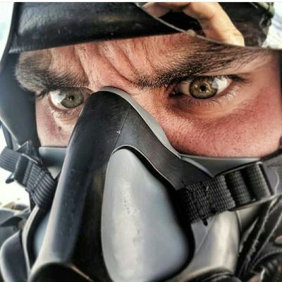 pilot_ir's profile picture. به #حسین از طرف #وصله_ی_ناجور سلام 🤚