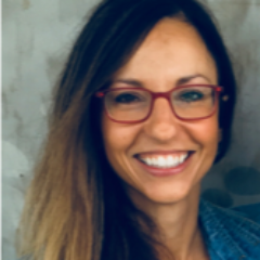 Passionate #ProductMarketer with @Acxiom Traveler, mom, art enthusiast, Romanian speaker, design, fashion and math lover.