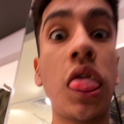 fckkgg's profile picture. A Millennial🌐 with a Nostalgic touch.📟 FOLLOW my instagram📹 @fckkgg #GG