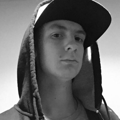 I’m an aspiring hip-hop artist from Tacoma, WA. I like to show off underground rappers who I think are talented, so if you make music, catch my attention. 🙌🏻