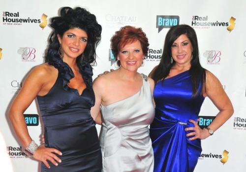 RHgossipblog's profile picture. URL: http://t.co/49K3y7CQXf