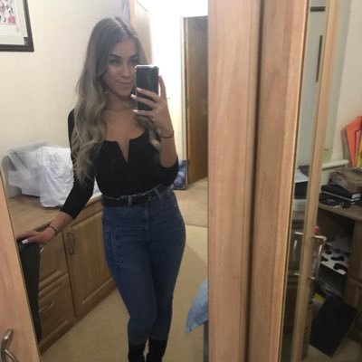 LeahLob's profile picture. el heal is my bae