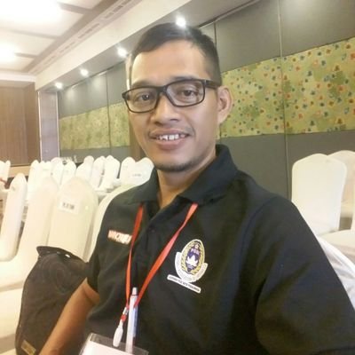 abie_haq's profile picture. Orang bodoh yang tak kunjung pandai