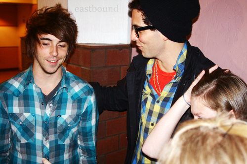 AlexGsChest's profile picture. Ohai. I'm Alex. And my pretty girlfriend is AmberMsEyes -nod- 8)