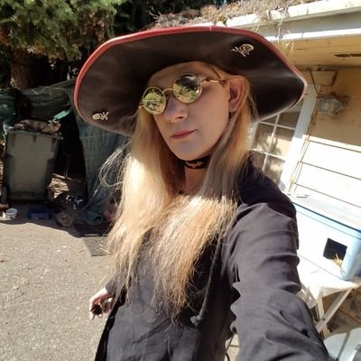 Host of The SCI-Philes Podcast, and all around Frisky Creature. https://t.co/gphErvrfec & https://t.co/B5yGP3DHsz
#SciFi #Horror