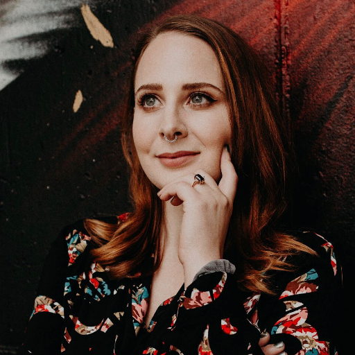 semi-professional napper and the #GirlBoss behind @cloveandhallow