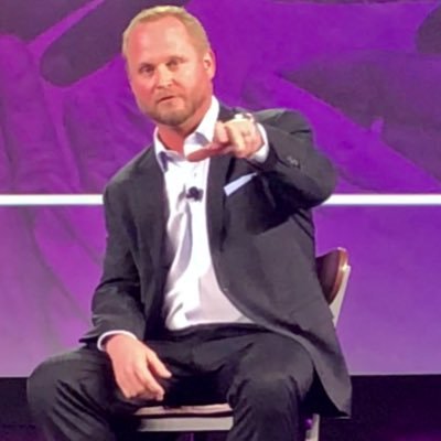 27 year IT Industry sales & leadership veteran. Love the Hustle. Husband of 24 years. Father. Big Green Egger. Avid Sports Fan. Pickle Baller : )