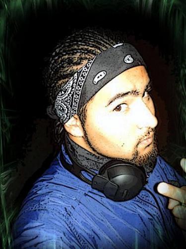 2bl_Dano's profile picture. Nací el 26 de enero del 91, en Santiago, Chile.
Estudio en Valparaíso y me desenvuelvo haciendo música Rap y Reggaeton, con mensajes positivos...blessing