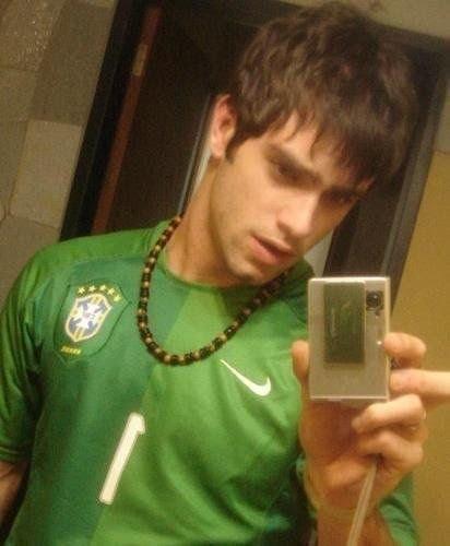 Aquele que conhece os outros é sábio, aquele que conhece a si próprio é iluminado.