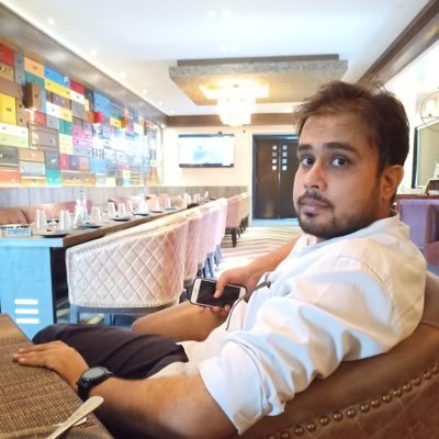 Oral and Maxillofacial Radiologist, Dentists by profession freelancer otherwise, animal lover.