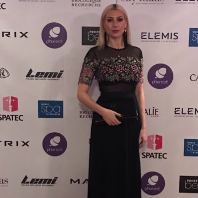 estellaB12's profile picture. CEO and Founder of @ruecinq and #SkinMatch