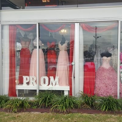 elainesbridals's profile picture. A boutique selling bridal and bridesmaid gowns, prom, quinceañera, and gowns for other formal events😉
Proud as a Peacock, and rightfully so😘