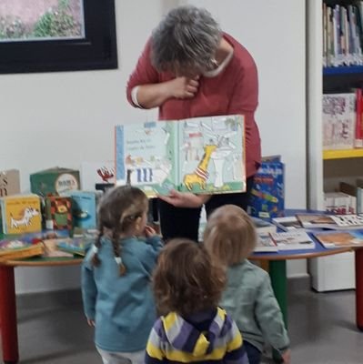 Marianchels73's profile picture. Cuentacuentos, Librera, Bibliotecaria, Master en UE... y madre de 3 niñas y 1 niño. Librarian, Bookseller, Storyteller, EU Especialist and Mother of 4!
