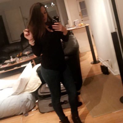 bella__peluso's profile picture. we live with the scars we choose