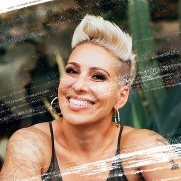 #RelationshipGuru, #DatingExpert & #Matchmaker Extraordinaire. Relationship expert on @MTV's #AYTO Everyone deserves love and I'll help you find it.