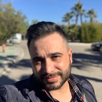 LaraRelano's profile picture. Apple Tecnología Política