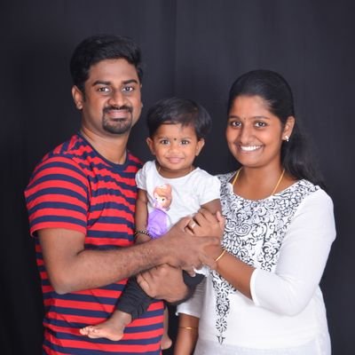 tkaushik02's profile picture. Smile because it confuses ppl. Smile because its easier than explaining what's killing u inside🃏