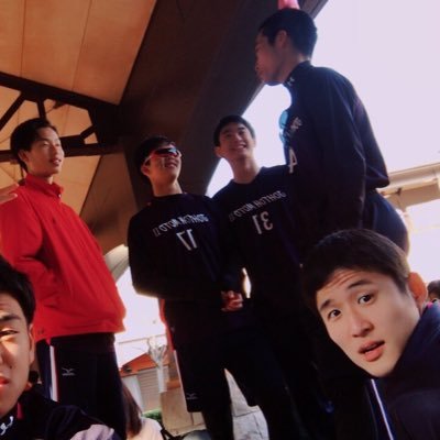 r____a_official's profile picture. 