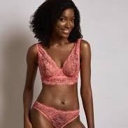 BeautyKimora's profile picture. Nigeria No 1
🌱Simple effective
🌱Natural and vegan
🌱5 mins routine skincare
🌱For a beautiful Melanated skin
Use #melaninbykimora
Get free skin tips 👇🏼