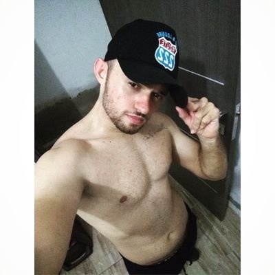 Instagram: @hemerson2110
Signo: Libra