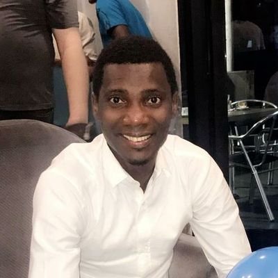 Aucune raison de me suivre mais si tu m’Unfollow je te baisse ton froc devant tout le monde et je te mets la fessée … pan pan #TeamFollowBack / #Team237 ✌