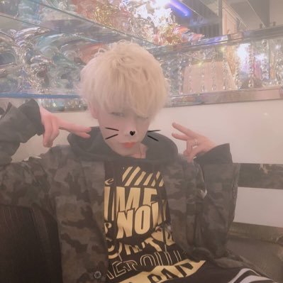 ミナミでホストしてますワンスターズの☆キラリンレイ☆です\(^^)/ 東京から来ましたっ(^O^)!初回料金1時間tax込み1000円~、フリータイム1万円!!良かったらイケメンばっかなのでお待ちしてます☆★☆★初回荒らしも大歓迎(^O^)! #ホスト #大阪ミナミ #ミナミ #梅田 #ホストクラブ #歌舞伎町 #東京