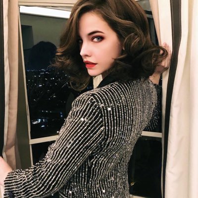 flxwersandcxke's profile picture. 