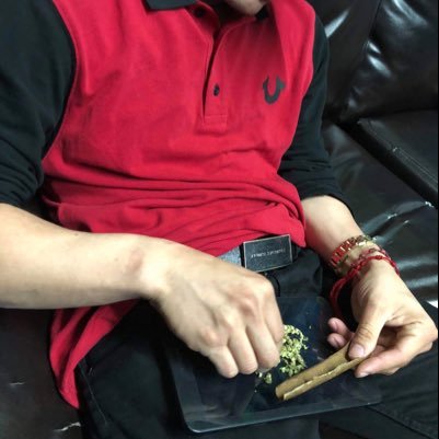 ceeztreez1's profile picture. #getitgetit #ondamove #nosetbackz #stayup 🎤🎧⛽️🔥 ‼️ . https://t.co/aevQlphXVK