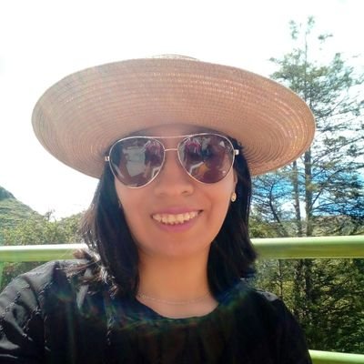 clau_roxia's profile picture. Industrial Engineer👷‍♀️ / Full Stack Developer Jr. / Blogger in progress 💻 / Scorpion ♏