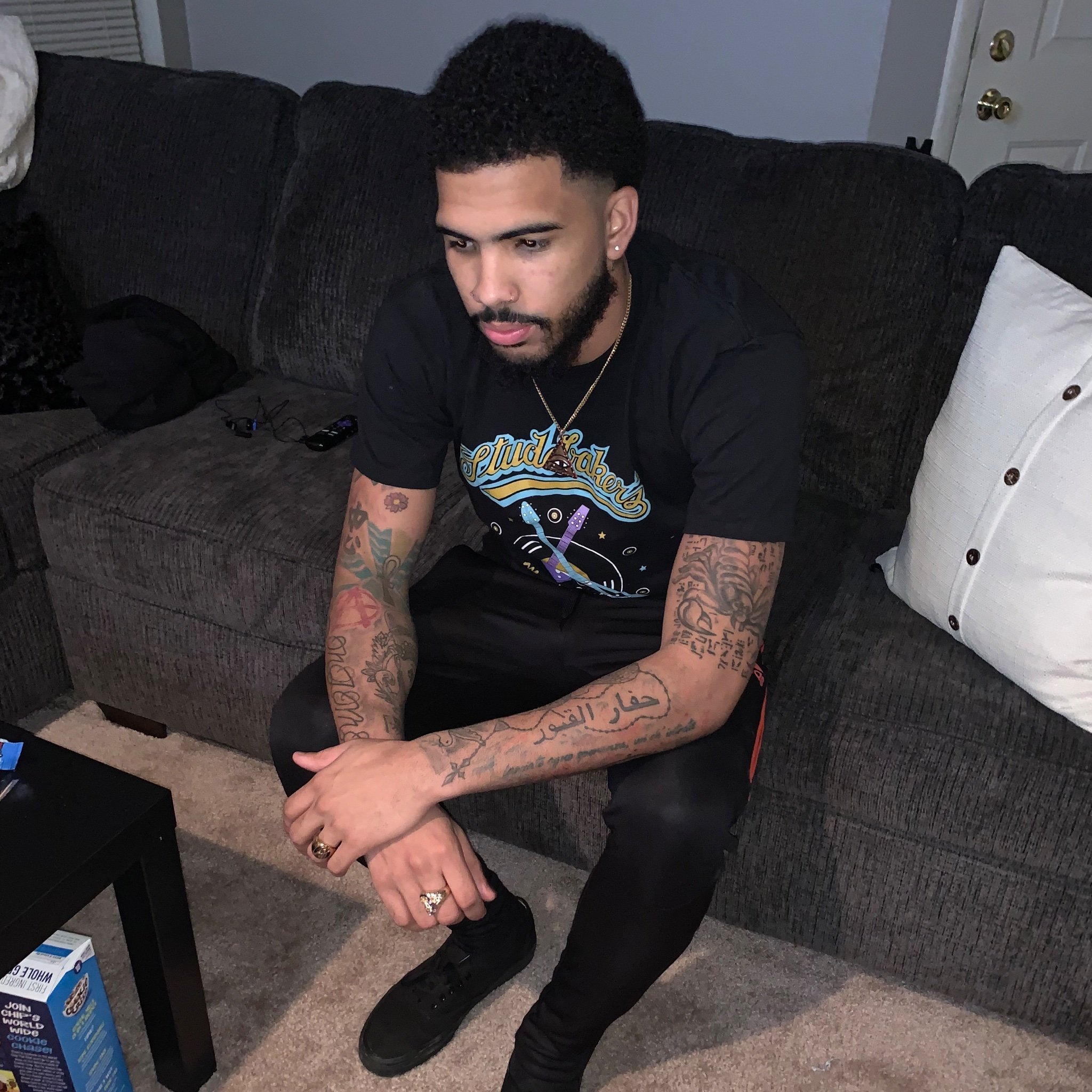 yafavbiackguy's profile picture. I'm straight™💰