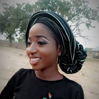 meeerasho's profile picture. Christian💒| Kinesiologist💪| Content developer✍️| Craft and interior designer🛍️| Emerging Sport Journalist⚽| Girl Child advocate👧| Manchester united FC fan🔴