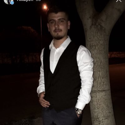 Kısa ve öz: Önce hayaller ölür, sonra insan.