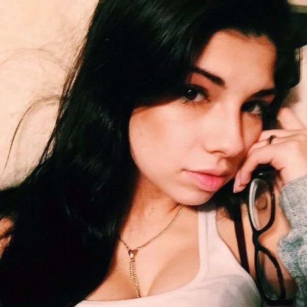 latisha_lucy's profile picture. Simple Person