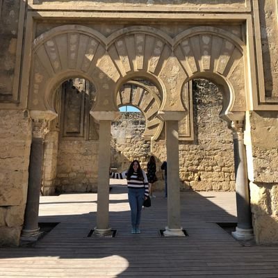 CristinaFdezM's profile picture. Historiadora, payasa, romántica, golosa, bastante friki, amante de la buena música, de Disney y Harry Potter, del Sevilla F. C y adoro mis amigos!! ❤️