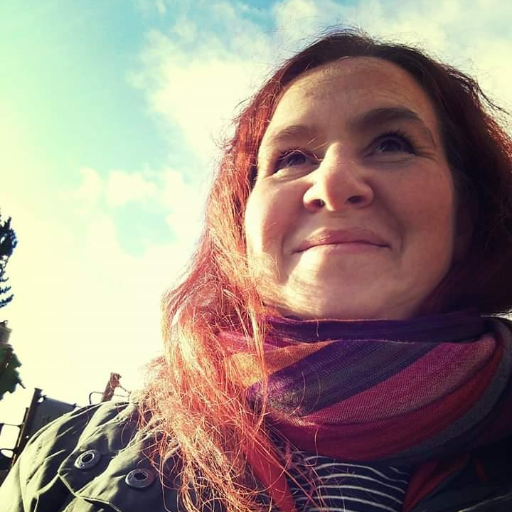 EmmaHousleyArt's profile picture. Artist, lover of wild colour and painter of abstracts. Joy is the best rebellion.