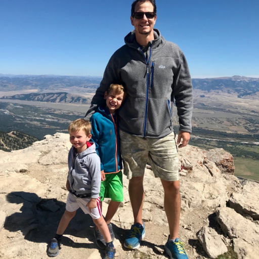 lusins's profile picture. 