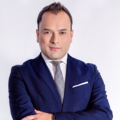 Periodista y presentador de DNEWS de DIRECTV, Comunicador Social, apasionado por mi profesión.