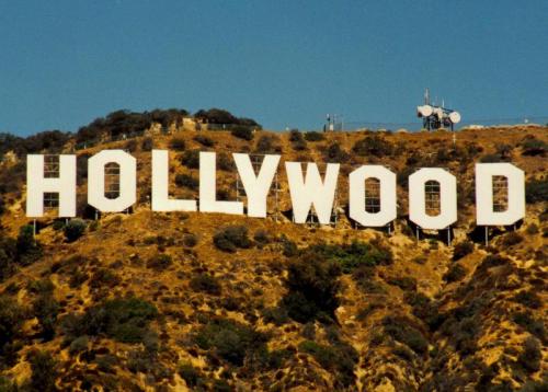 Holla mau tau apa yang baru di Hollywood ? follow aja :)
Holla want to know what's new on Hollywood ? just follow :)
