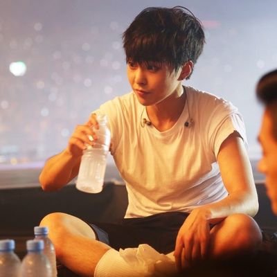 4XIBuxIKjoNV2yW's profile picture. 안쓰는 계정