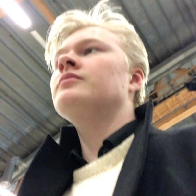 Befinner mig för närvarande i ett bindande avtal med - Beelzebub. ” I keep my friends rich and my enemies rich and then I find out which is which “