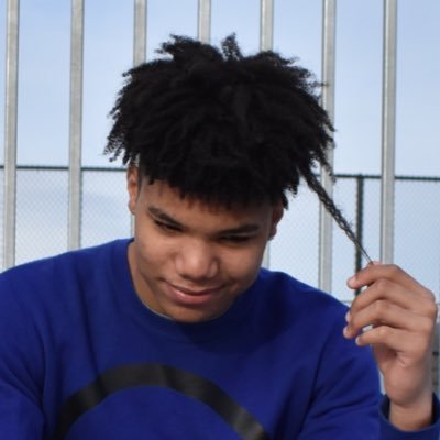 I got 2 left feet but i’m still dancing with my demons👣