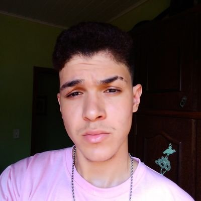 só escrevi isso , pra essa poha n ficar em branco, heuasheua🤐🤯