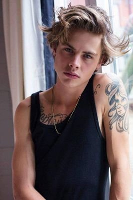 BahrainCal's profile picture. only woman and girls