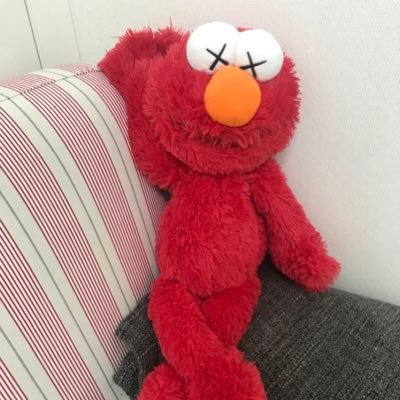 봄 햇살 좋을때 마당에 쇼파 놓고 쥘베른을 읽고 싶어요. 산,캠핑,외로움,슬픔,커피... 아니...난 결국 아무것도 아니야.