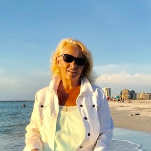 HannahCoffey19's profile picture. 