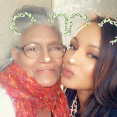 aka_lolabunny's profile picture. 